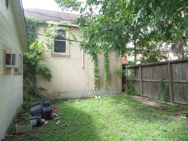 4618 Clay St, Houston, TX 77023 - photo 8