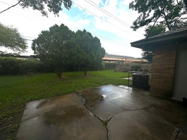 9013 Lugary Dr, Houston, TX 77074 - view of patio