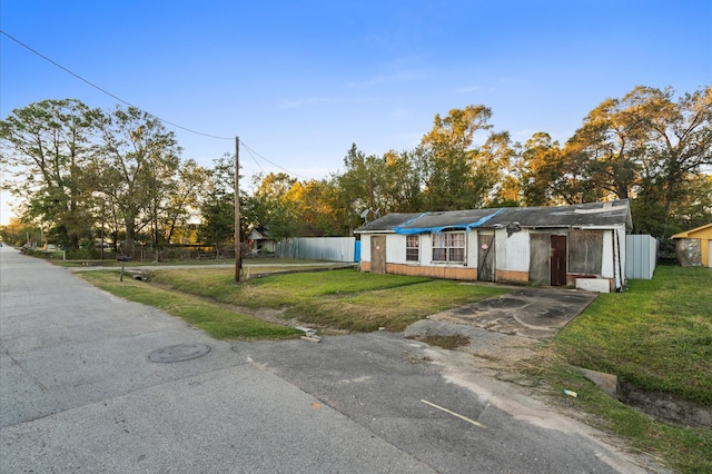 1620 Paul Quinn St, Houston, TX 77091 - view of front of home featuring a front yard