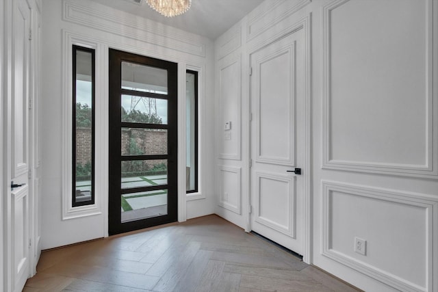 3502 Dorset Cliff Ln, Houston, TX 77055 - foyer featuring a chandelier