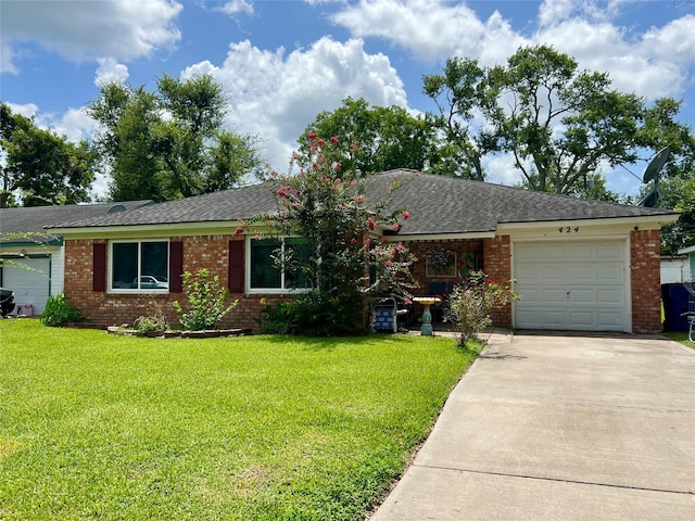 424 Evans St, Angleton, TX 77515 - photo 1
