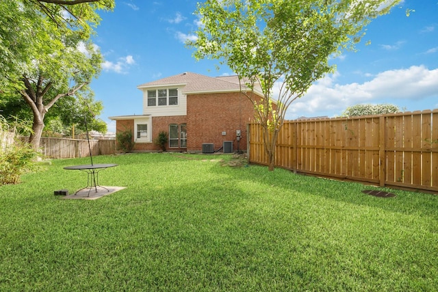 4444 Victory Dr Unit 26, Houston, TX 77088 - view of fenced backyard
