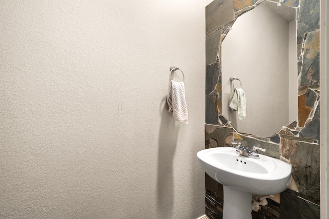9422 Cimarroncito Ln, Humble, TX 77396 - view of bathroom