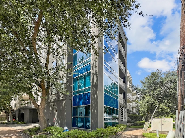 505 Jackson Hill St Unit 206, Houston, TX 77007 - photo 1