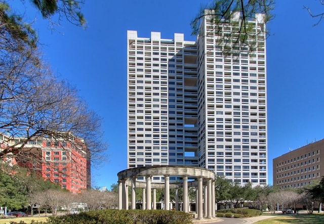 1111 Hermann Dr Unit 11F, Houston, TX 77004 - view of building exterior