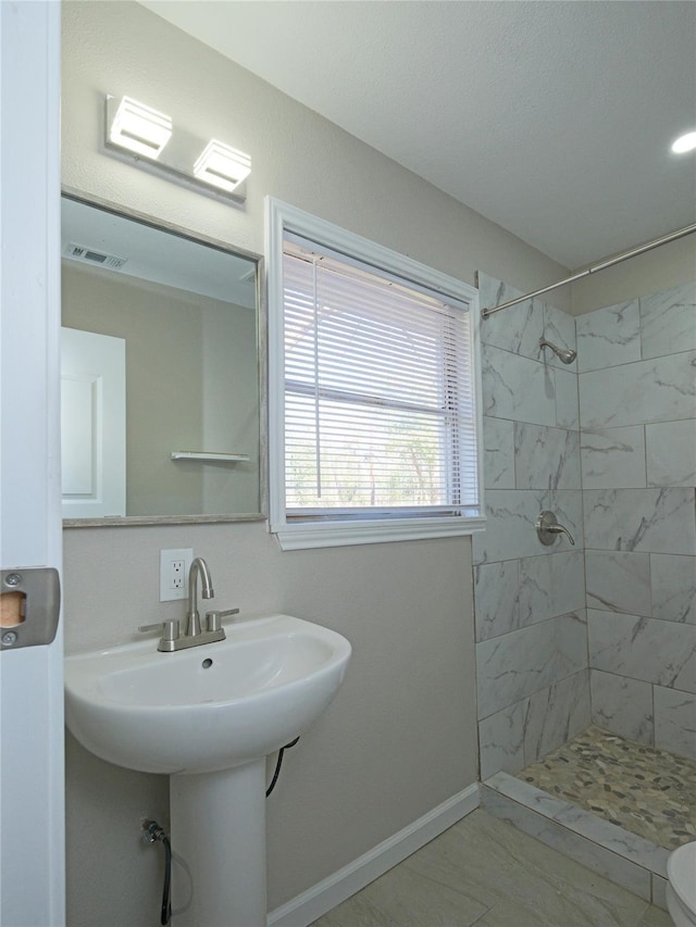 3215 Soway St, Houston, TX 77080 - full bath featuring tiled shower
