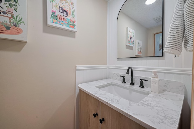 674 S Ripple Creek Dr Unit 674, Houston, TX 77057 - bathroom featuring vanity