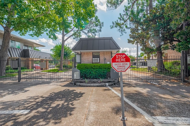 674 S Ripple Creek Dr Unit 674, Houston, TX 77057 - photo 32