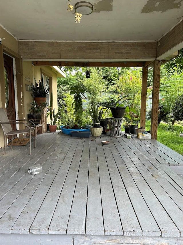 1506 Cordell St, Houston, TX 77009 - view of wooden terrace