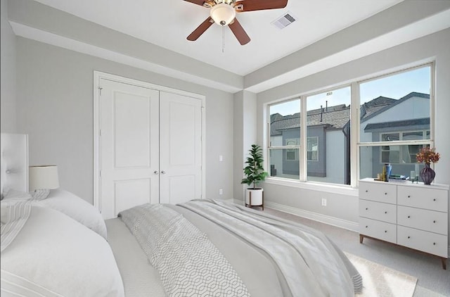 8907 Spring Knoll Forest Dr, Houston, TX 77080 - bedroom featuring carpet flooring, a closet, and ceiling fan