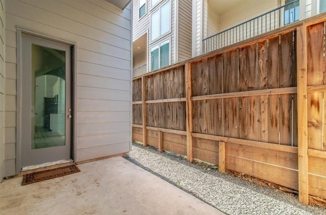 8907 Spring Knoll Forest Dr, Houston, TX 77080 - view of patio / terrace