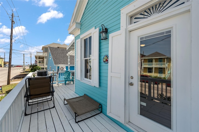 1805 19th St, Galveston, TX 77550 - view of wooden deck