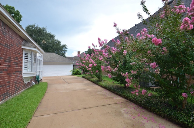 2014 Shadow Forest Dr, Katy, TX 77494 - view of yard with a garage