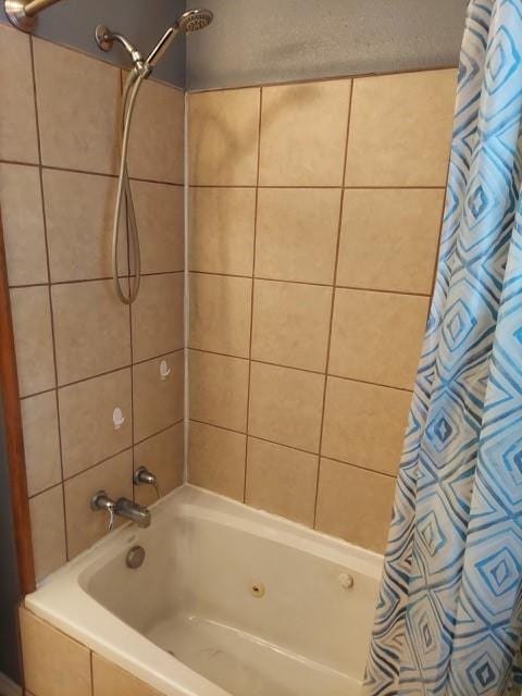 380 Rae Ann Blvd, Livingston, TX 77351 - bathroom featuring shower / bath combo