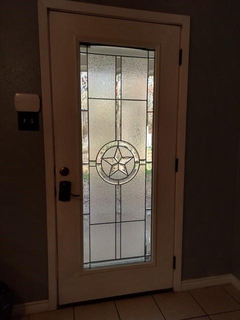 380 Rae Ann Blvd, Livingston, TX 77351 - detailed view of baseboards