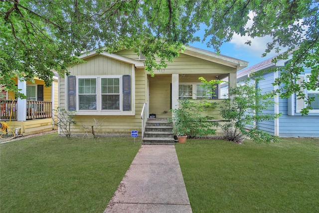 11307 Normeadow Ln, Houston, TX 77076 - bungalow-style house with covered porch and a front lawn