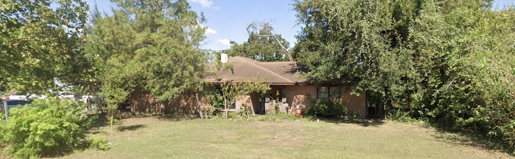 143 Hollyvale Dr, Houston, TX 77060 - view of grassy yard