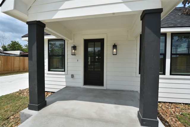 729 Caperton St, Houston, TX 77022 - entrance to property featuring a patio area