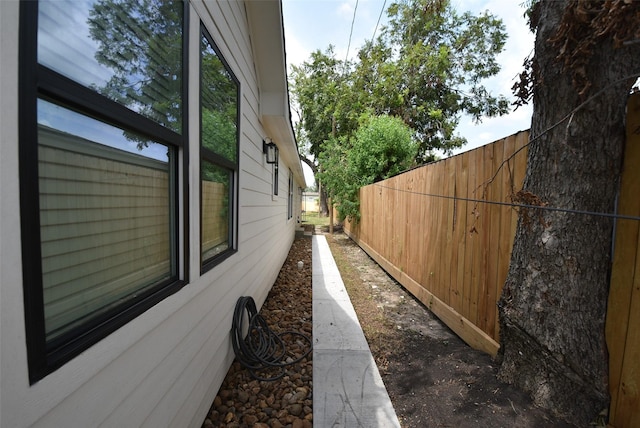 729 Caperton St, Houston, TX 77022 - view of side of property