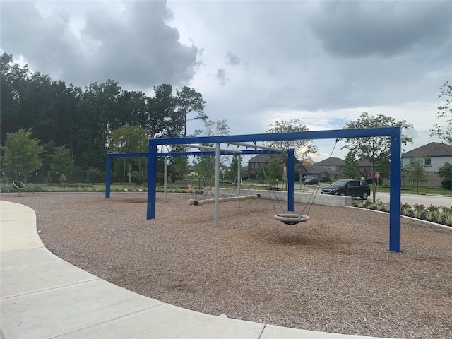 15318 Laceleaf Trl, Houston, TX 77044 - view of community jungle gym