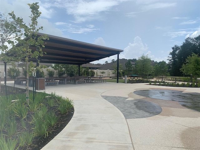 15318 Laceleaf Trl, Houston, TX 77044 - surrounding community