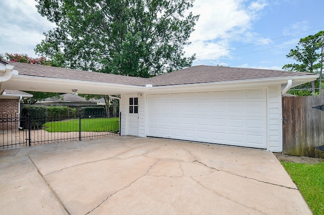 10623 Longmont Dr, Houston, TX 77042 - view of garage