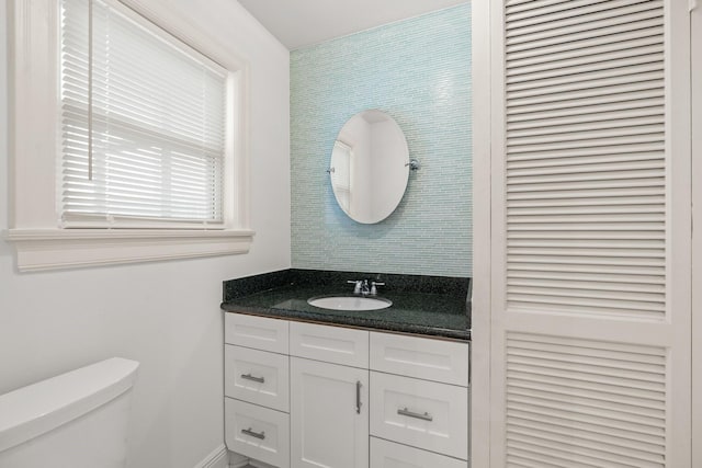 2409 Dryden Rd, Houston, TX 77030 - half bathroom with toilet and vanity