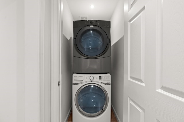 2409 Dryden Rd, Houston, TX 77030 - laundry area featuring stacked washer and clothes dryer
