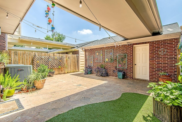 2315 Huldy St, Houston, TX 77019 - view of patio / terrace