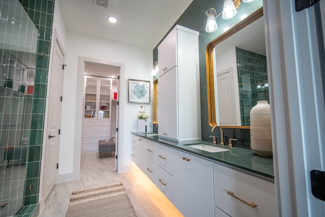 1720 Sedola Ln, Houston, TX 77055 - full bath with vanity and a walk in closet