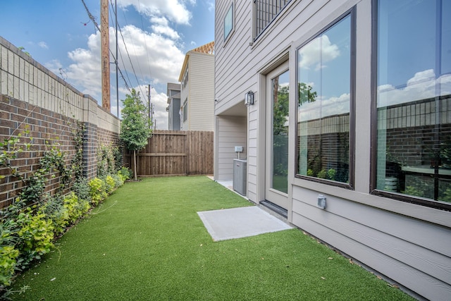 1720 Sedola Ln, Houston, TX 77055 - view of fenced backyard