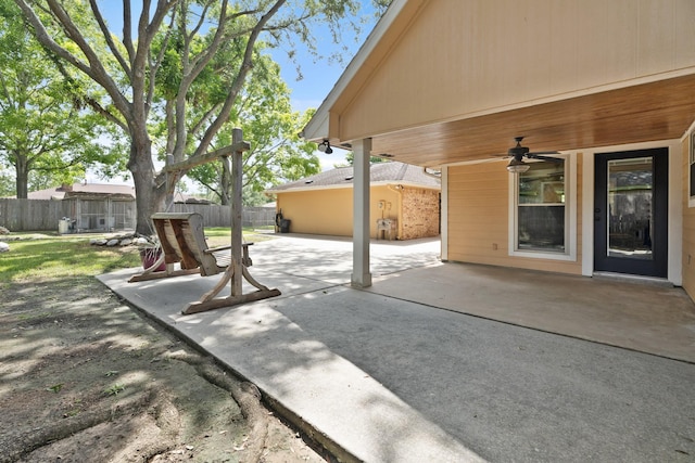 2101 Rocky Creek Ln, Pearland, TX 77581 - view of patio / terrace with a ceiling fan