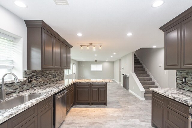 607 Pine Cir, Pasadena, TX 77586 - photo 8