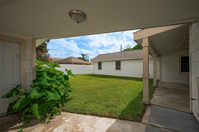 982 W Donovan St, Houston, TX 77091 - view of yard with a patio
