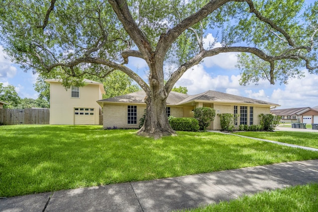 1927 Oaklawn St, Sugar Land, TX 77498 - photo 1