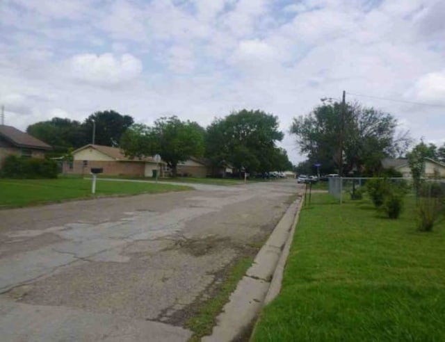 301 S Patricia St, Lacy-Lakeview, TX 76705 - view of asphalt road