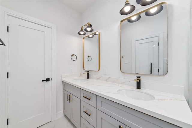 6715 England St, Houston, TX 77021 - full bathroom with double vanity