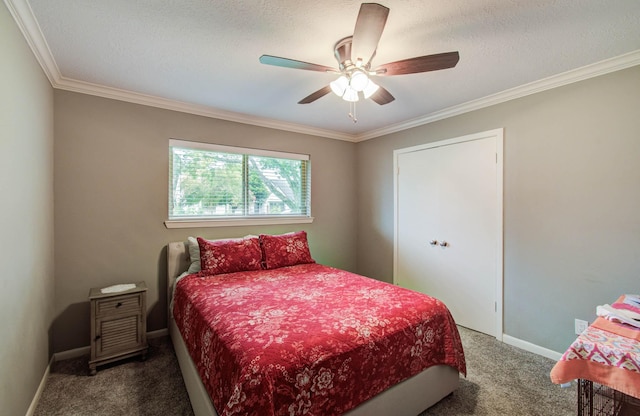 9818 Emnora Ln, Houston, TX 77080 - bedroom with carpet, ornamental molding, a ceiling fan, and a textured ceiling