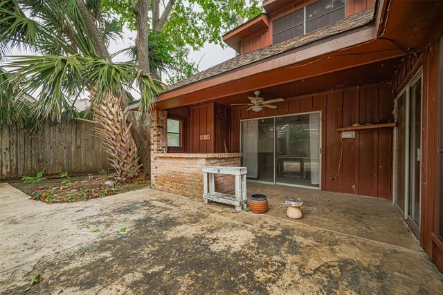 2823 W Pebble Beach Dr, Missouri City, TX 77459 - view of patio / terrace featuring a ceiling fan