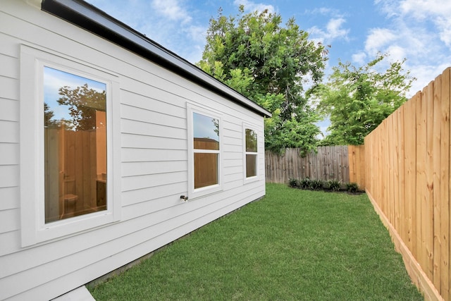 3907 Sumpter St, Houston, TX 77020 - view of fenced backyard