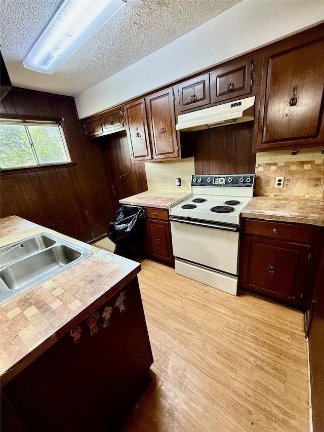 1921 Ripple Creek Dr, Rosenberg, TX 77471 - photo 2