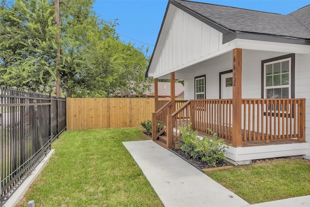 4412 Sayers St, Houston, TX 77026 - view of fenced backyard