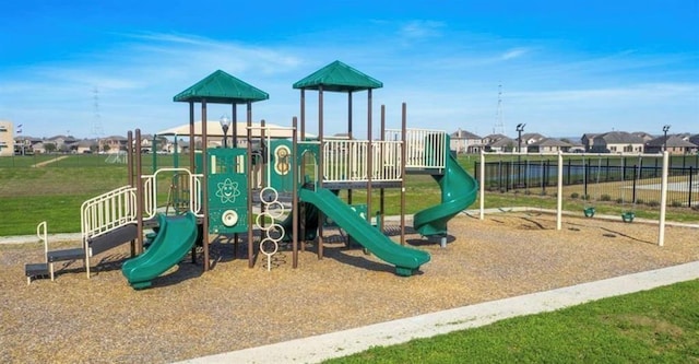 5318 Latigo Ct, Alvin, TX 77511 - community jungle gym with a residential view