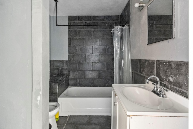 324 Erin, Houston, TX 77009 - full bathroom with shower / bath combination with curtain and vanity