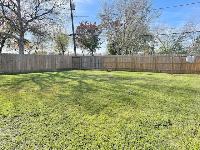 308 S 11th St, La Porte, TX 77571 - view of fenced backyard