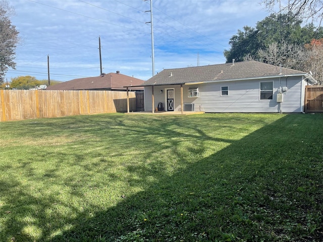 308 S 11th St, La Porte, TX 77571 - back of house featuring a shingled roof