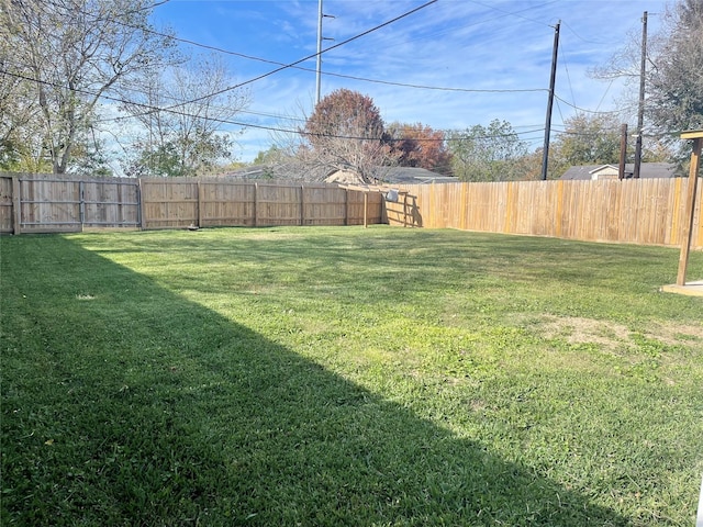 308 S 11th St, La Porte, TX 77571 - view of fenced backyard