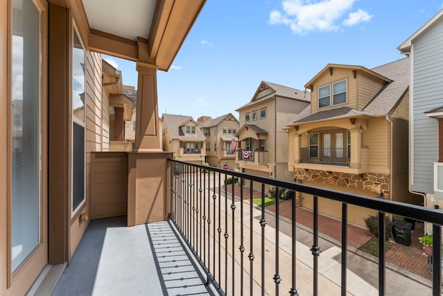2623 Shady Woods Ln, Houston, TX 77008 - balcony featuring a residential view