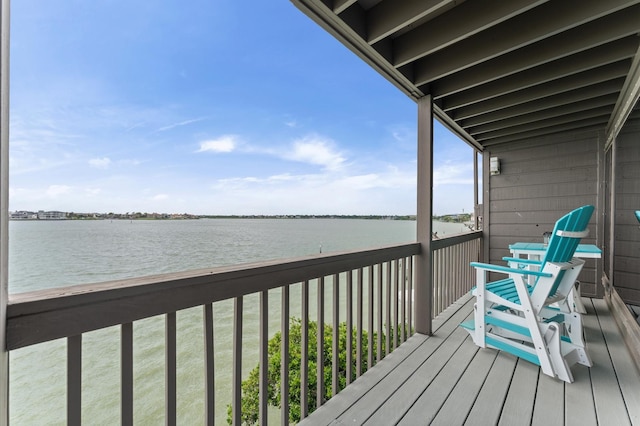2816 Lighthouse Dr, Houston, TX 77058 - balcony featuring a water view