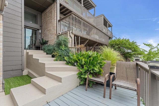 2816 Lighthouse Dr, Houston, TX 77058 - view of wooden terrace